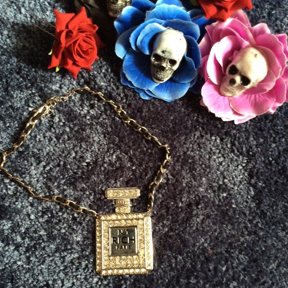 Perfume bottle necklace - Picture 3 of 6